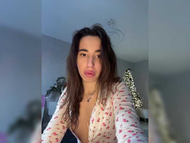 Etokiska's BongaCams show and profile