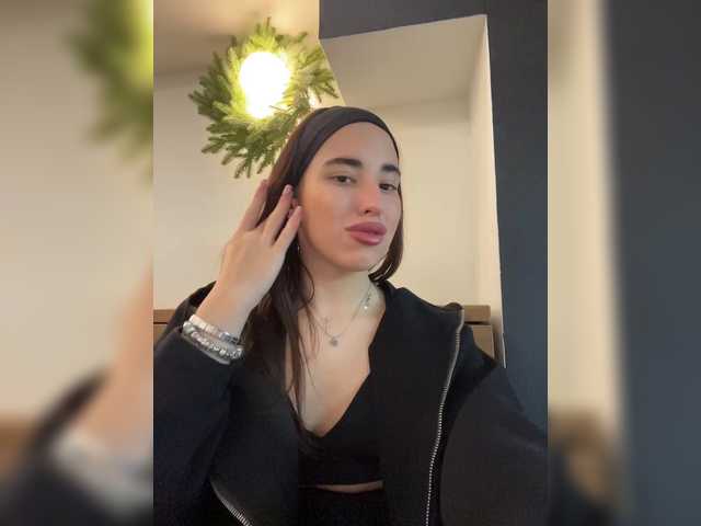 Etokiska's BongaCams show and profile