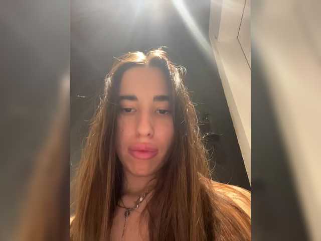 Etokiska's BongaCams show and profile