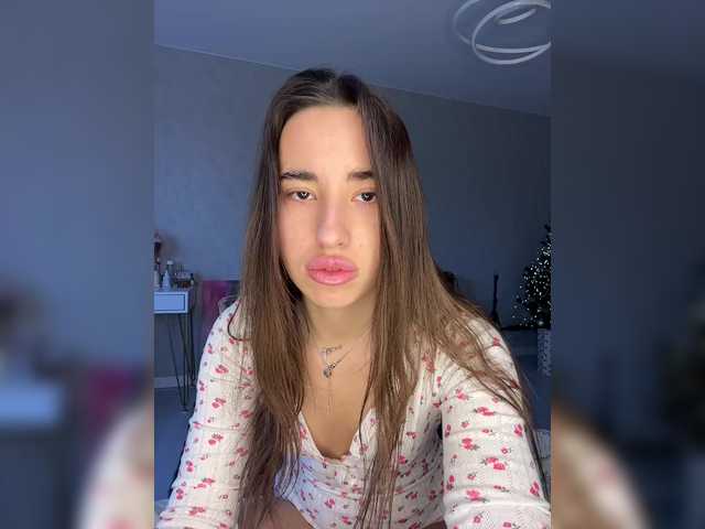 Etokiska's BongaCams show and profile