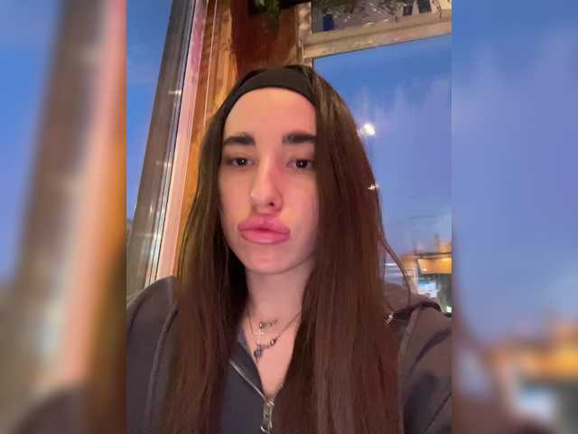 Etokiska's BongaCams show and profile