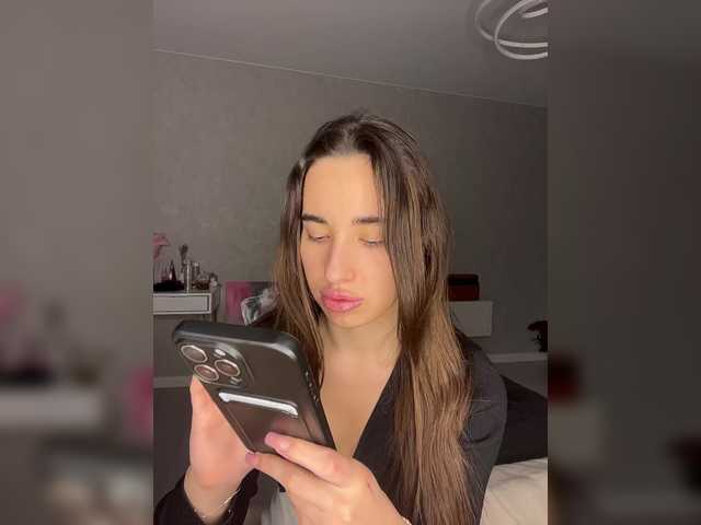 Etokiska's BongaCams show and profile