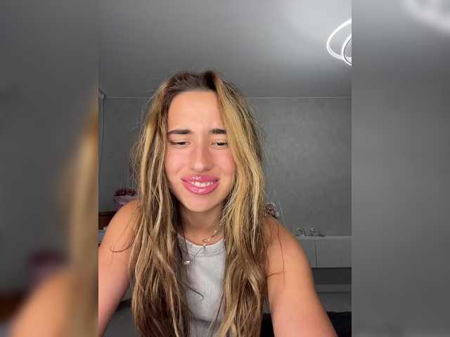 Etokiska's BongaCams show and profile