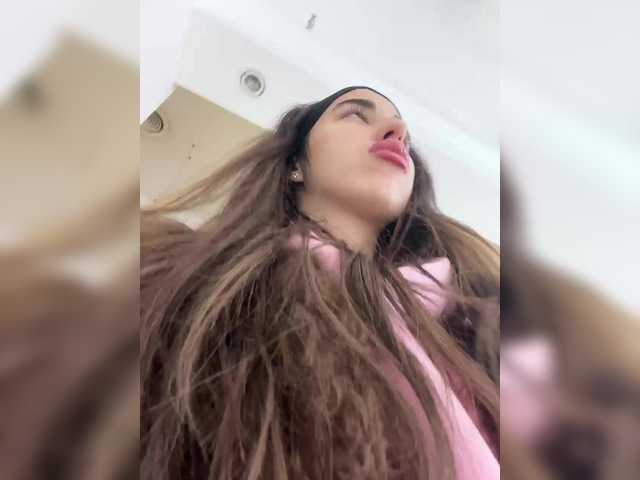 Etokiska's BongaCams show and profile