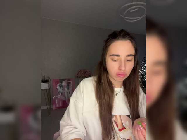 Etokiska's BongaCams show and profile