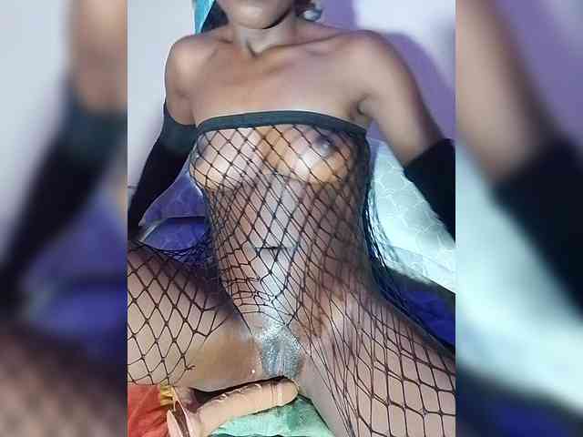 TrishaBanks webcam