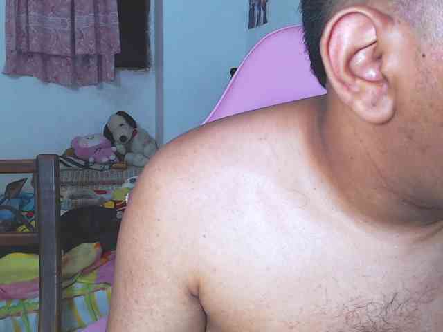 Aaron-AnnCams69 webcam