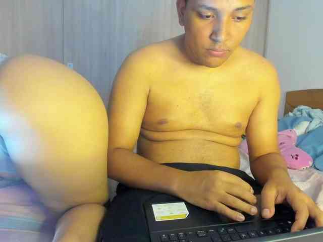 live voyeur cam Aaron-AnnCams69