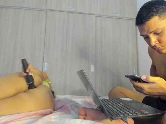 Aaron-AnnCams69 webcam