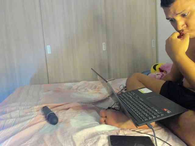 Aaron-AnnCams69 webcam