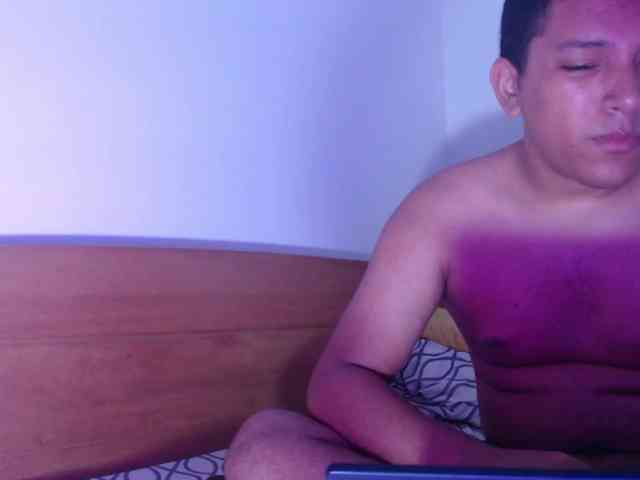 Aaron-AnnCams69 webcam