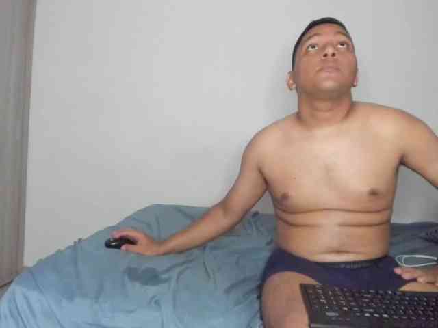 Aaron-AnnCams69 webcam