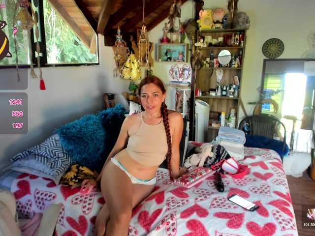 le modèle SmilingSalor est en webcam porno dans un show sur le site bongacams, il possède les tags suivants: Latino/Hispanic,Redhead,Hairy