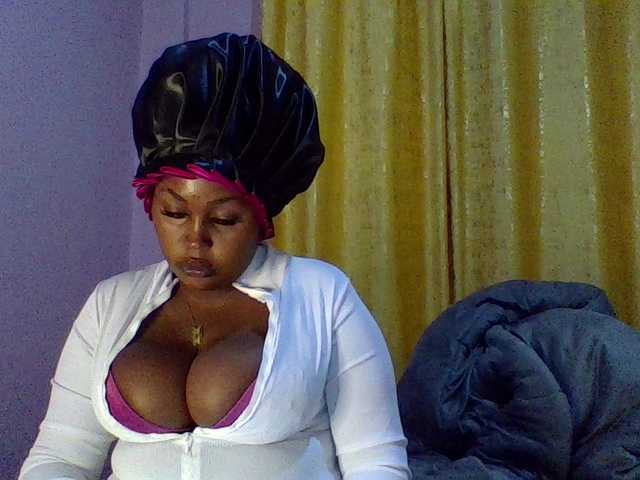 curvysexy's BongaCams show and profile