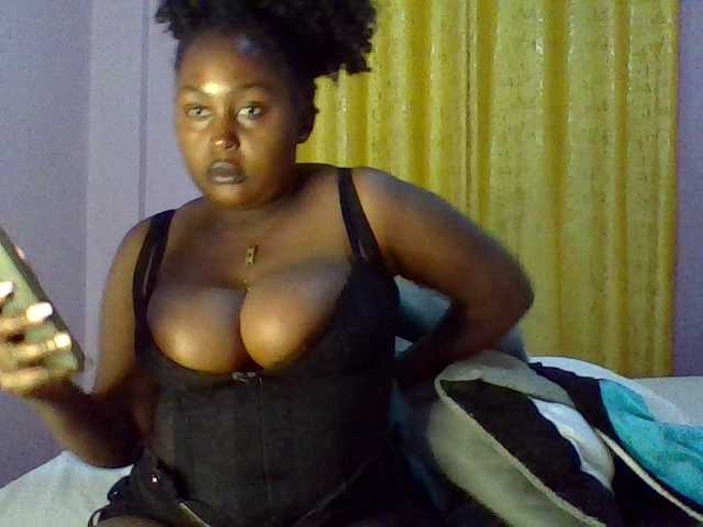 curvysexy's BongaCams show and profile