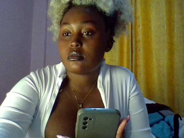 curvysexy's BongaCams show and profile