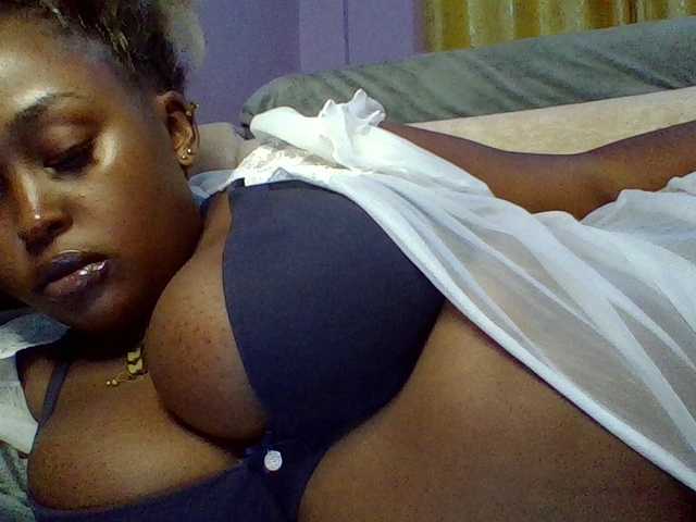 curvysexy's BongaCams show and profile