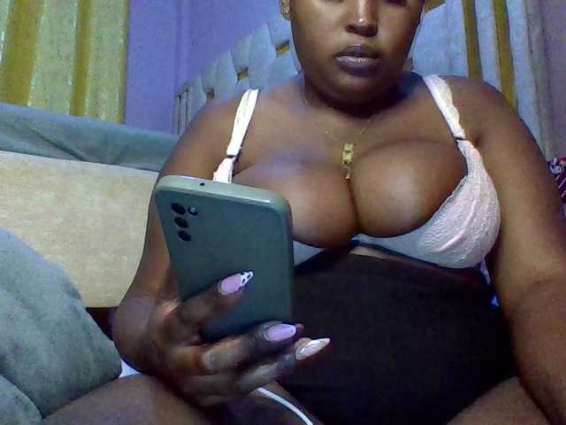 curvysexy's BongaCams show and profile