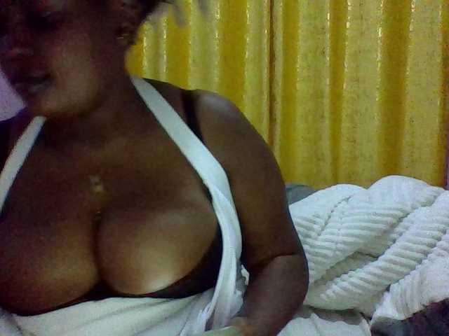 curvysexy's BongaCams show and profile