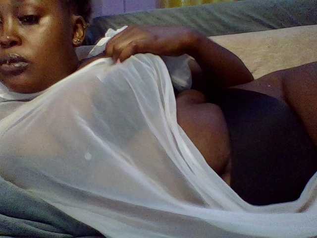 curvysexy's BongaCams show and profile