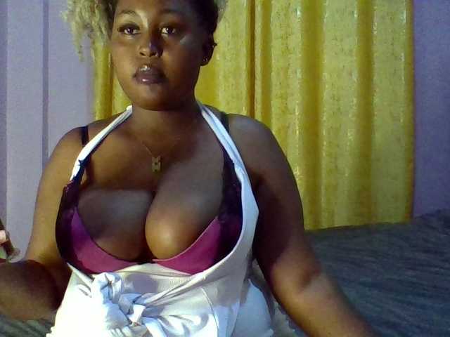 curvysexy's BongaCams show and profile