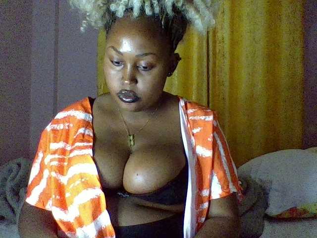 curvysexy's BongaCams show and profile