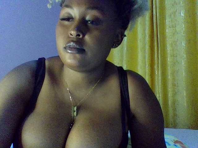 curvysexy's BongaCams show and profile