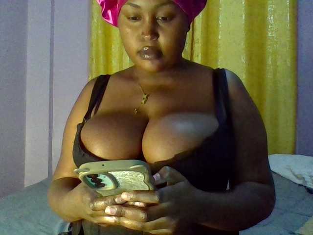 curvysexy's BongaCams show and profile