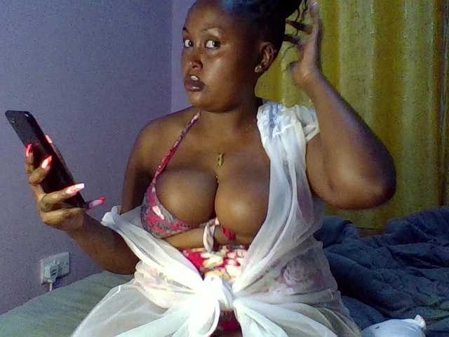 curvysexy's BongaCams show and profile