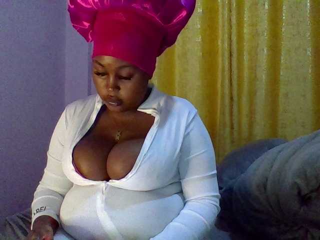 curvysexy's BongaCams show and profile