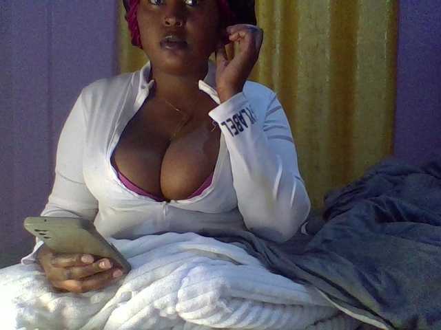 curvysexy's BongaCams show and profile