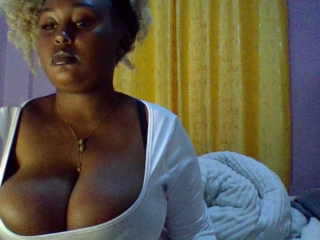 curvysexy's BongaCams show and profile