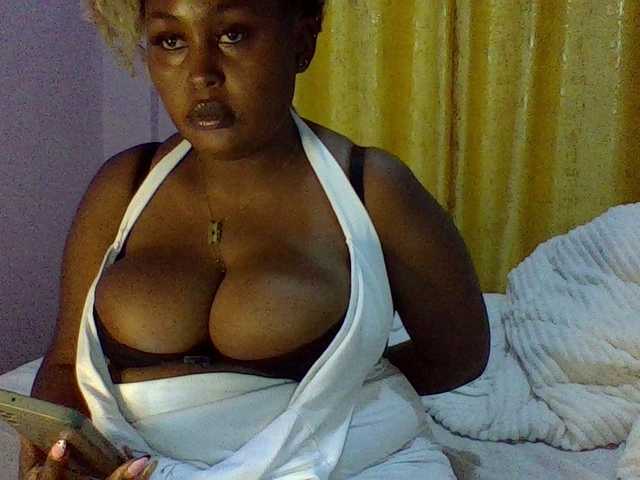 curvysexy's BongaCams show and profile