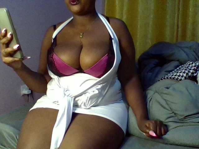 curvysexy's BongaCams show and profile