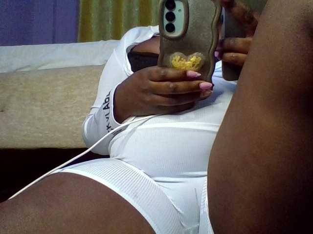 curvysexy's BongaCams show and profile