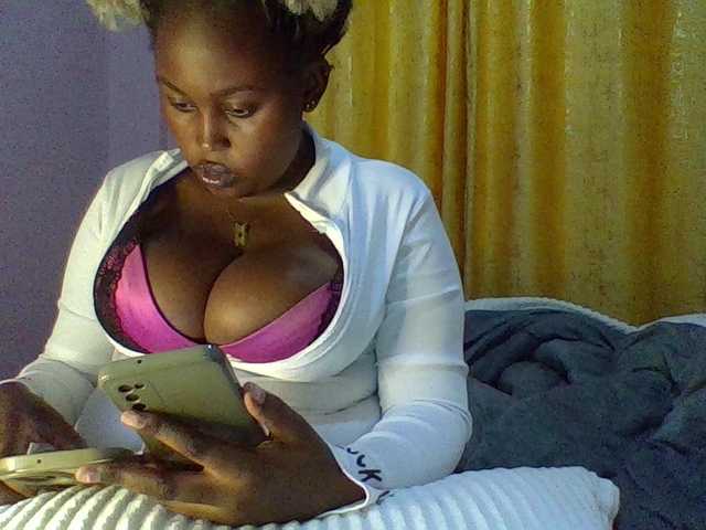 curvysexy's BongaCams show and profile