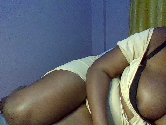 curvysexy's BongaCams show and profile