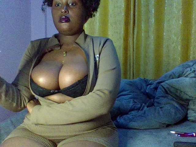 curvysexy's BongaCams show and profile