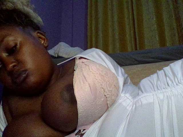 curvysexy's BongaCams show and profile