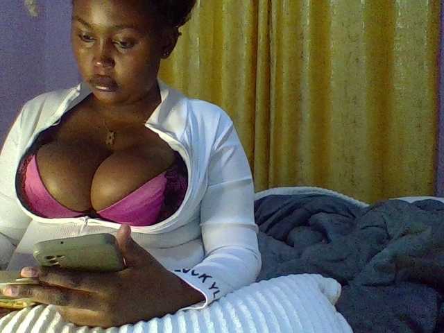 curvysexy's BongaCams show and profile