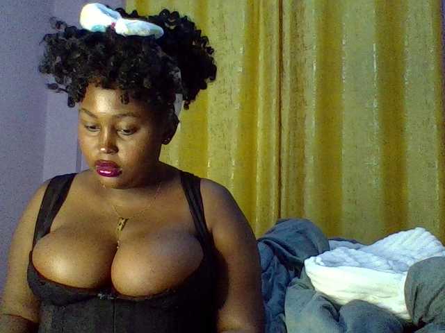 curvysexy's BongaCams show and profile