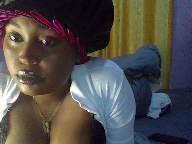 curvysexy's BongaCams show and profile