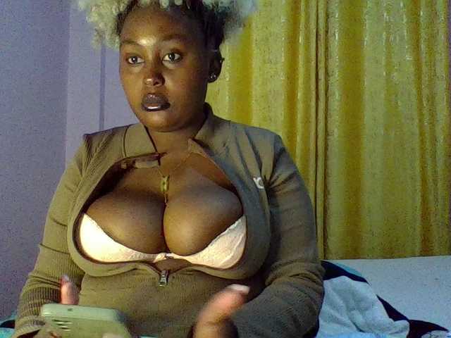 curvysexy's BongaCams show and profile