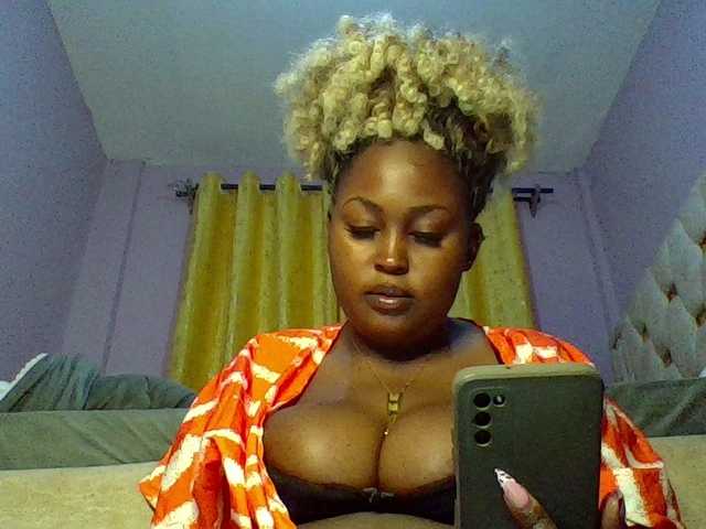 curvysexy's BongaCams show and profile