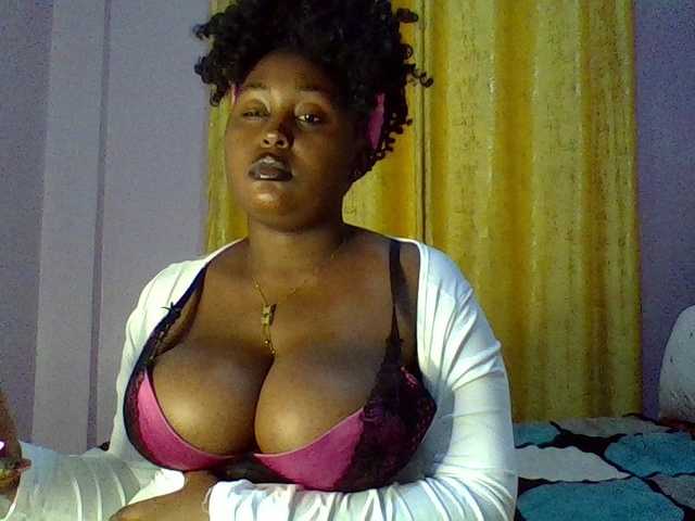 curvysexy's BongaCams show and profile