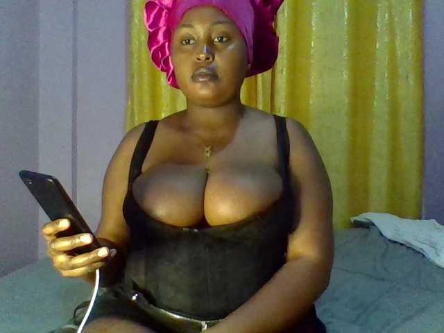 curvysexy's BongaCams show and profile