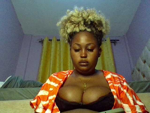 curvysexy's BongaCams show and profile