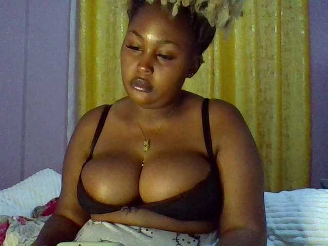 curvysexy's BongaCams show and profile