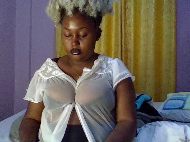 curvysexy's BongaCams show and profile