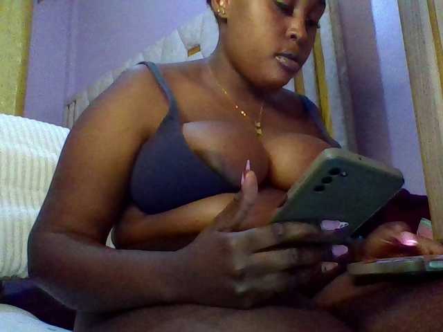curvysexy's BongaCams show and profile